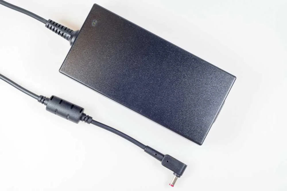 Ostatní Originalus NANO maitinimo šaltinis Acer 19,5V 9,23A 180W, jungtis 1.7x5.5mm
