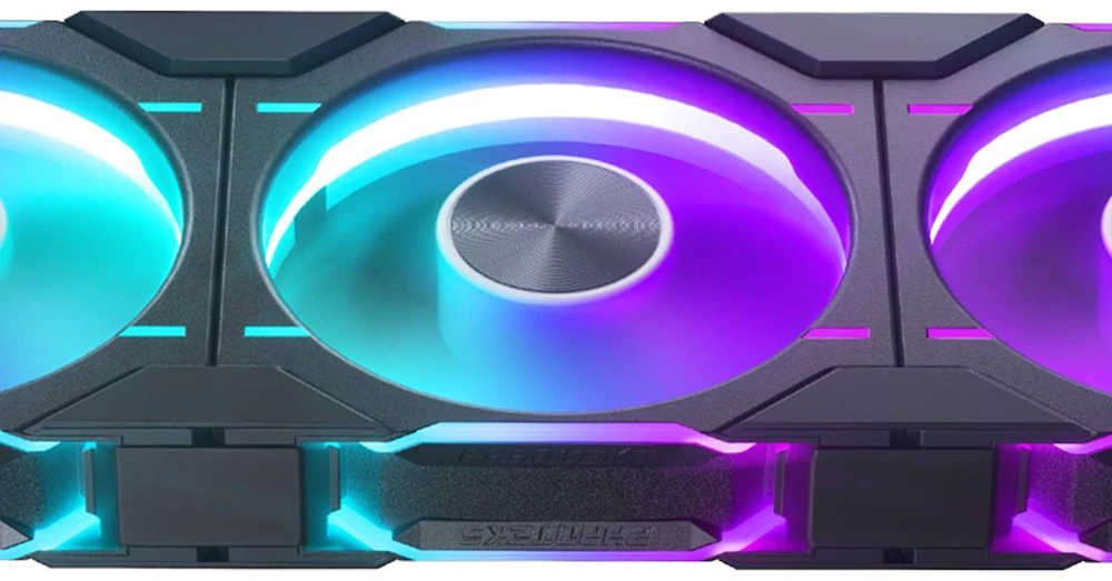 PHANTEKS D30 PWM Reverse Airflow D-RGB, 3-pack - 120mm, juoda