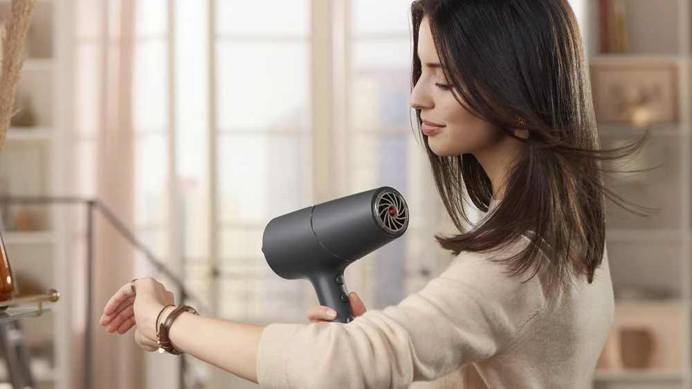 Philips 5000 Series plaukų džiovintuvas BHD504/00, 2100 W, ThermoShield technologija, 2x ioninė priežiūra, 3 šilumos ir 2 greičio nustatymai