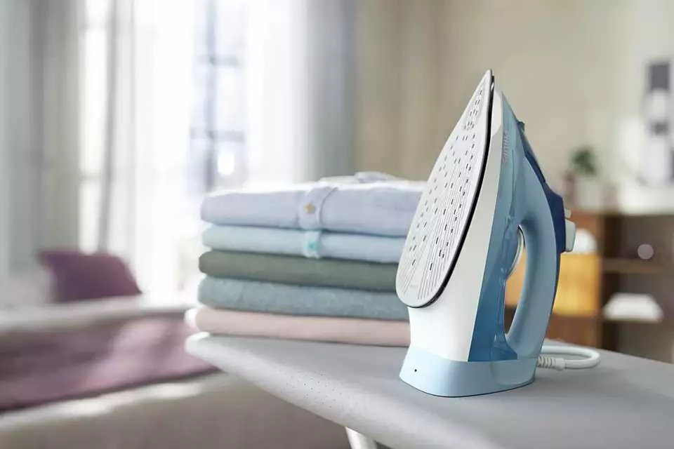 Philips 5000 Series Garų lygintuvas DST5030/20 2400 W galia 45 g/min nenutrūkstamas garas 180 g garo pripūtimas SteamGlide Plus
