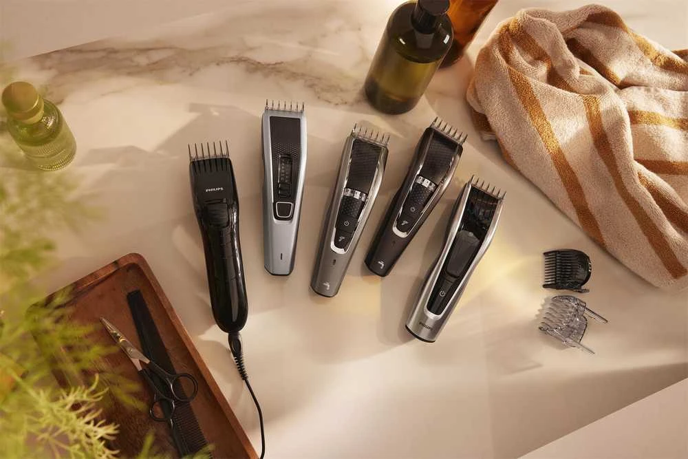 „Philips“ serijos 9000 plaukų kirpimo mašinėlė HC9450/15, titano peiliukai, 400 ilgio nustatymų, 120 min. veikia be laido / 1 val. įkrovimas