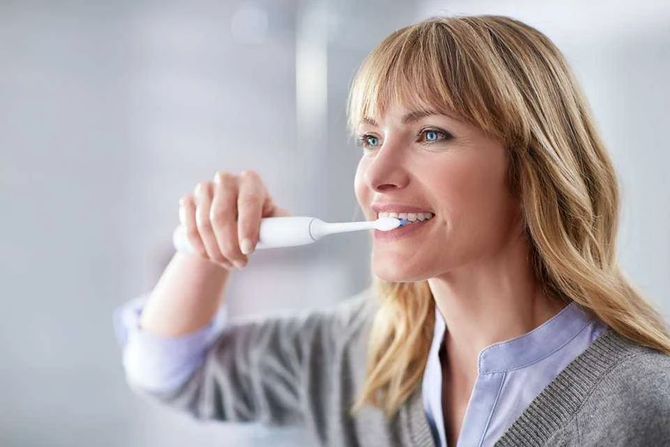 Philips Sonicare ProtectiveClean 6100 Sonic elektrinis dantų šepetėlis HX6877/34