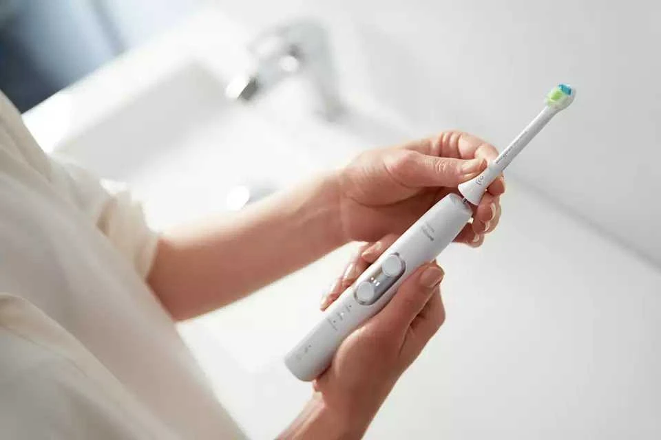 Philips Sonicare ProtectiveClean 6100 Sonic elektrinis dantų šepetėlis HX6877/34