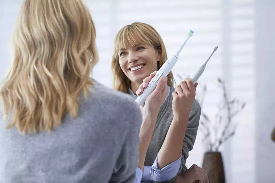 Philips Sonicare ProtectiveClean 6100 Sonic elektrinis dantų šepetėlis HX6877/34