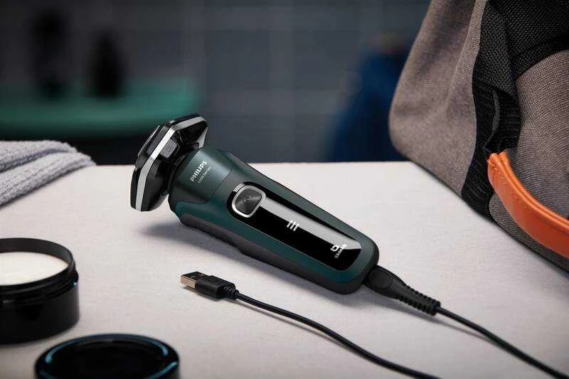 Philips Shaver Series 5000 Drėgnojo ir sausojo skutimo elektrinė barzdaskutė S5884/50