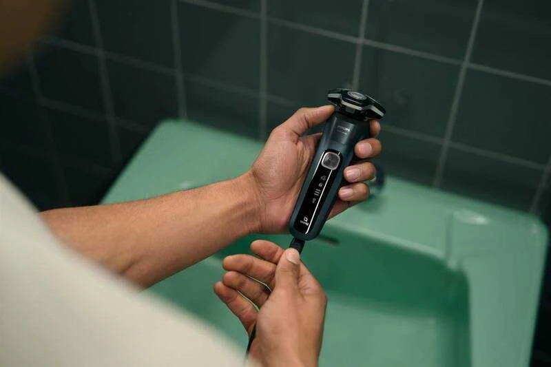 Philips Shaver Series 5000 Drėgnojo ir sausojo skutimo elektrinė barzdaskutė S5884/50