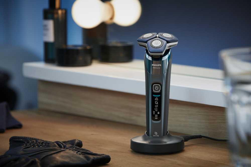 Philips Series 7000 Drėgnojo ir sausojo skutimo elektrinė barzdaskutė S7882/55
