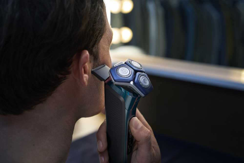 Philips Series 7000 Drėgnojo ir sausojo skutimo elektrinė barzdaskutė S7882/55