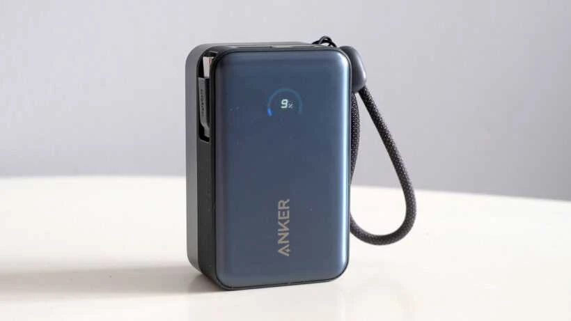 „Anker Nano“ išorinė baterija, 45 W, su integruotu ištraukiamu USB-C laidu | A1638H11 | 10000 mAh | Juodas