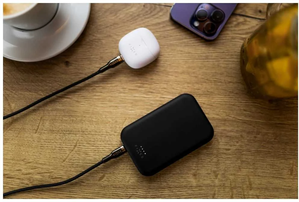 Fixed Fiksuotas | MagZen (2 kartos) su belaidžiu įkrovimu ir MagSafe palaikymu Power bank | FIXZENM2-10-BK | 10000 mAh | USB-C: 5 V / 2 A, 9 V / 2,22 A, 12 V / 1,67 A (maks. 20 W) | Juodas