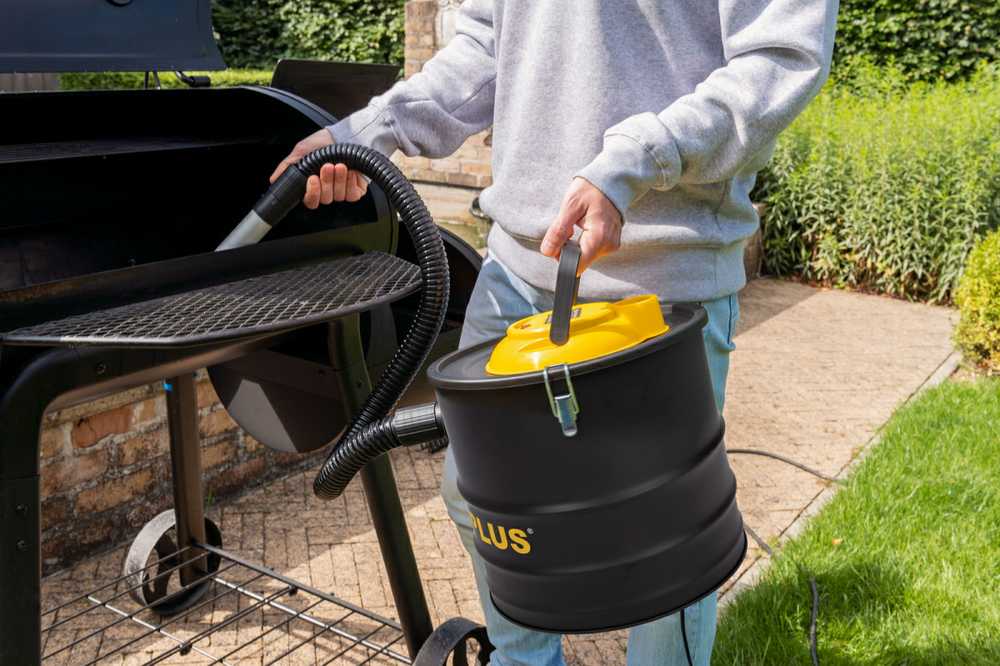 POWERPLUS pelenų siurblys 1600 W, 20 l, POWX3013