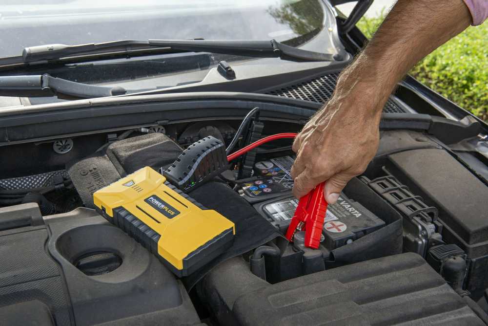 „Powerplus POWX4255“ – JUMP STARTER 3-IN-1 700A/12000MAH/12V