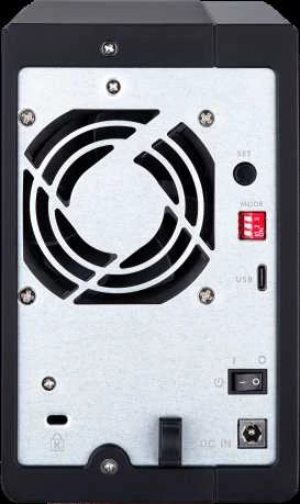 Serveris QNAP TR-002 diskų masyvas Juoda