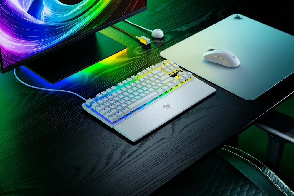 Razer Huntsman V3 Pro Tenkeyless 8KHz | Klaviatūra žaidimams | su laidu | US | Razer Analog Optical Switch Gen-2 | Baltas