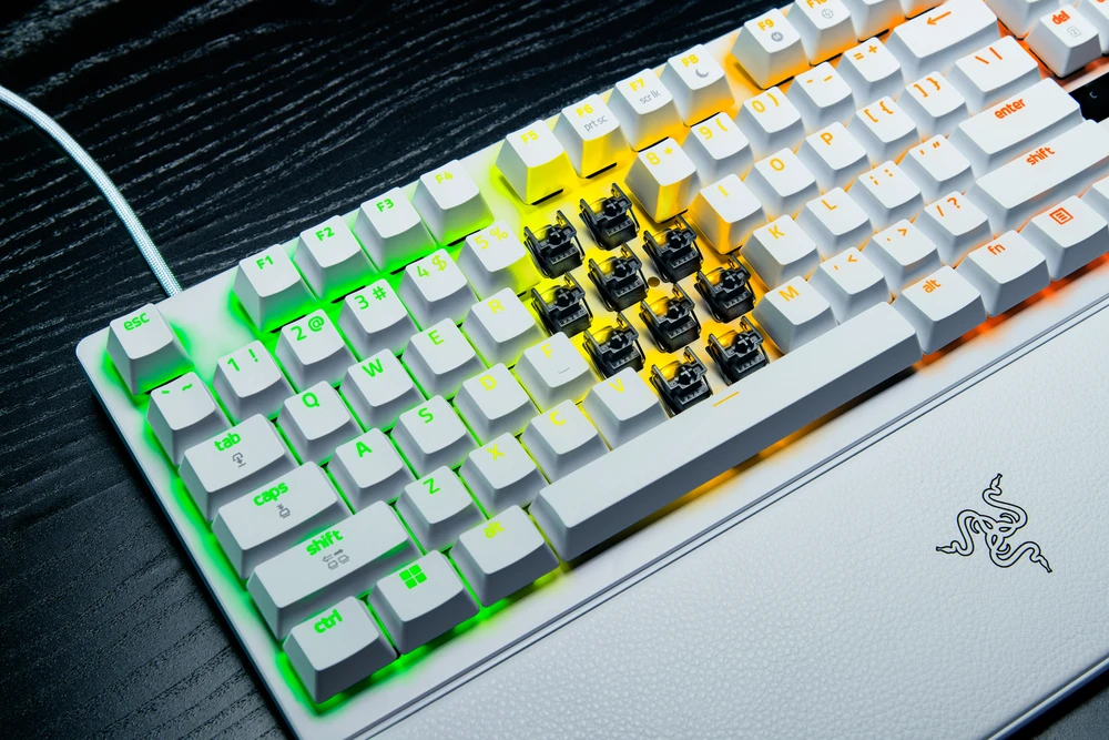 Razer Huntsman V3 Pro Tenkeyless 8KHz | Klaviatūra žaidimams | su laidu | US | Razer Analog Optical Switch Gen-2 | Baltas