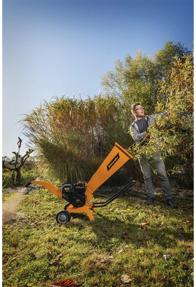 Riwall PRO RPS 7058 Gas-Powered Wood Chipper