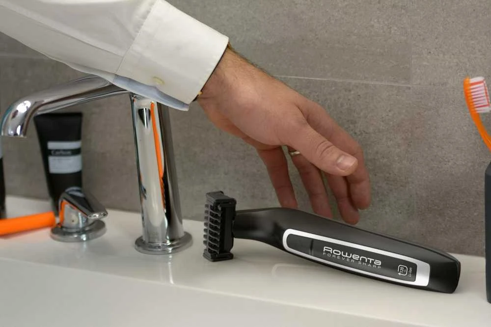 Rowenta Forever Sharp TN6000 barzdos kirpimo mašinėlė „Wet & Dry“ Juoda, Sidabras