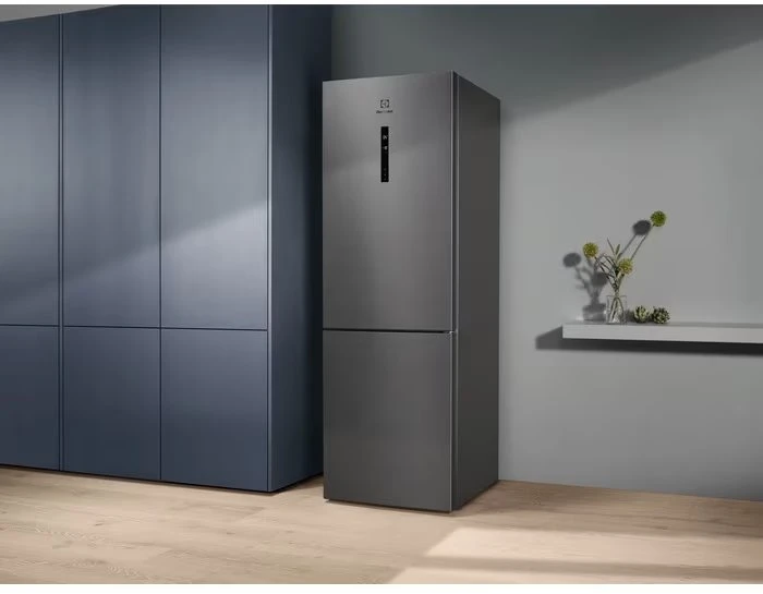 Šaldytuvas Electrolux LNC7ME32X3