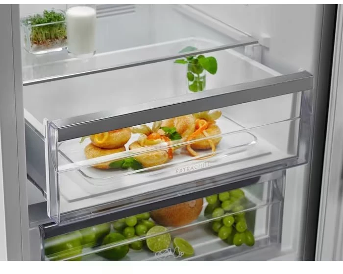 Šaldytuvas Electrolux LNC7ME32X3