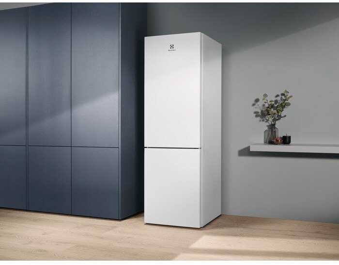 Šaldytuvas Electrolux LNT5ME32W1