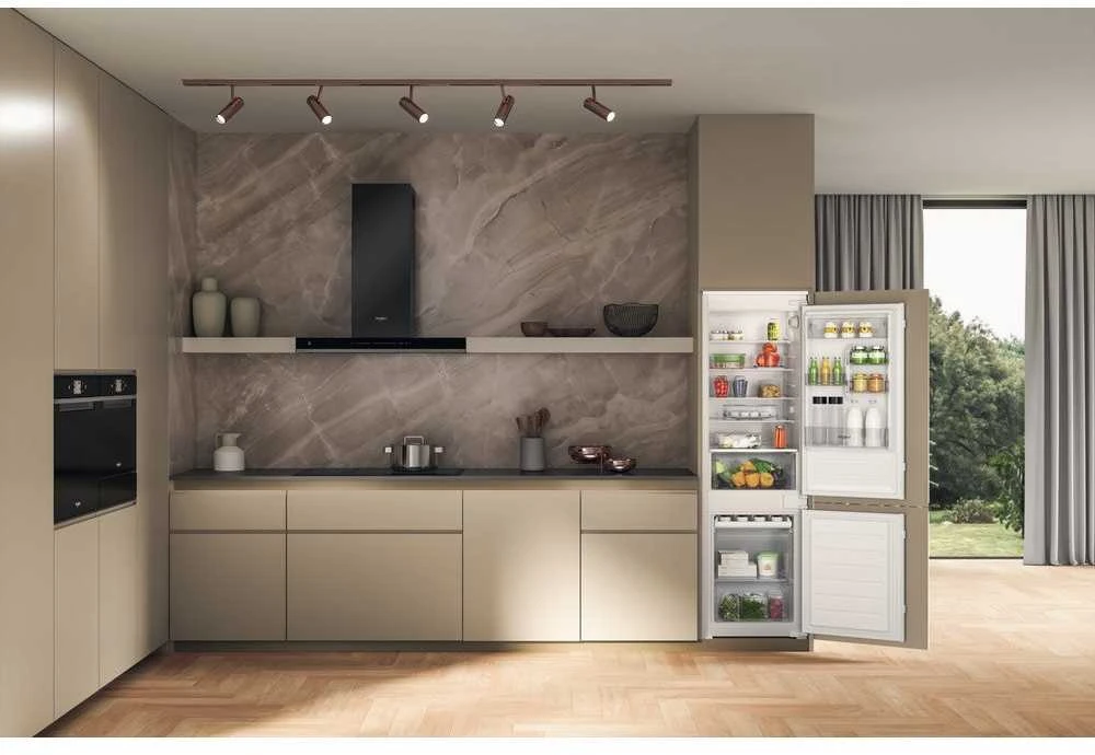 Įmontuojamas šaldytuvas Whirlpool WHC18D051A1