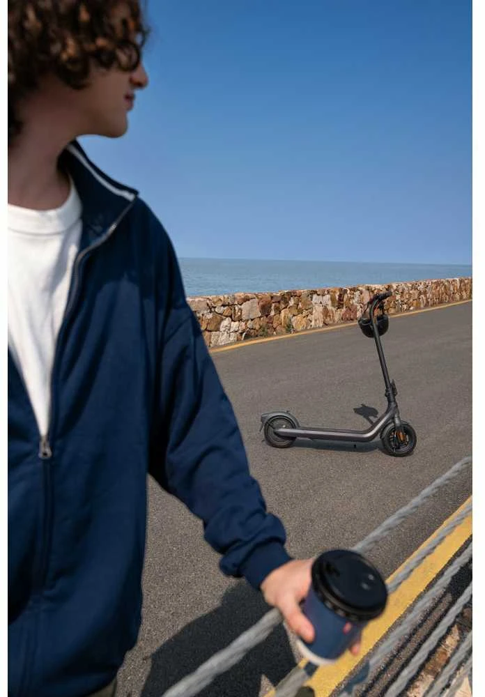 Ninebot by Segway Kickscooter E2 PRO E, Juodas | Segway