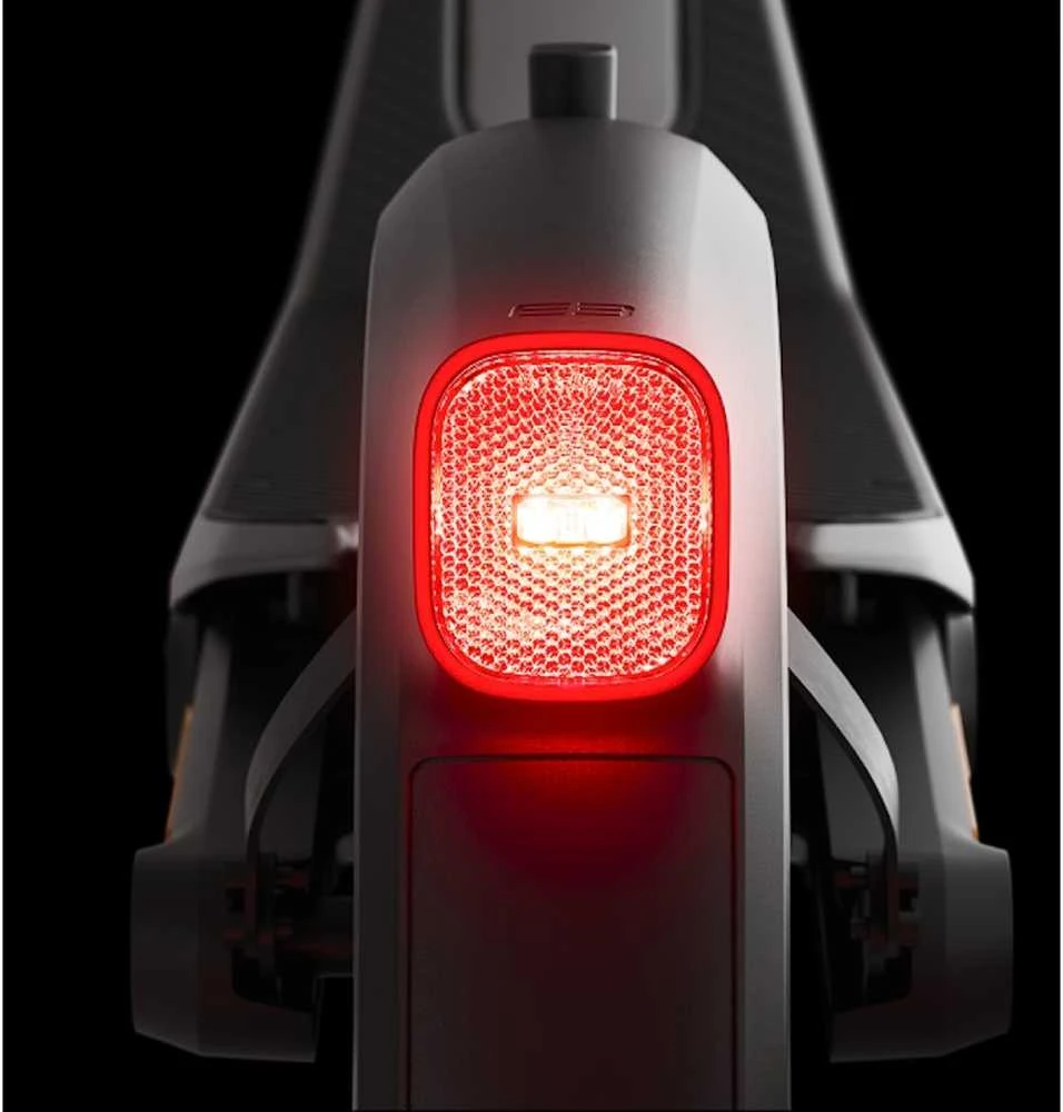 Elektrinis paspirtukas Segway E3 Pro E eKickScooter | 800 W | iki 25 km/h | 10" | Sidabrinis/pilkas