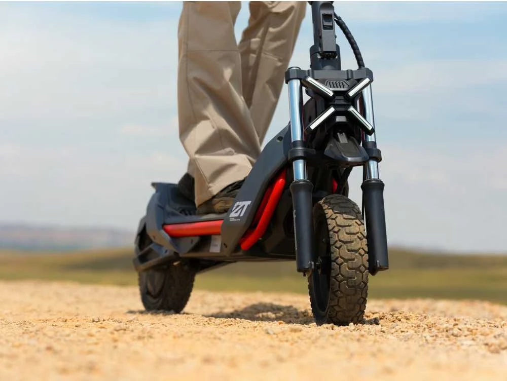 Elektrinis paspirtukas Segway Ninebot Kickscooter ZT3 Pro E | 1600 W | 25 km/h | 11" ratai | Juodas