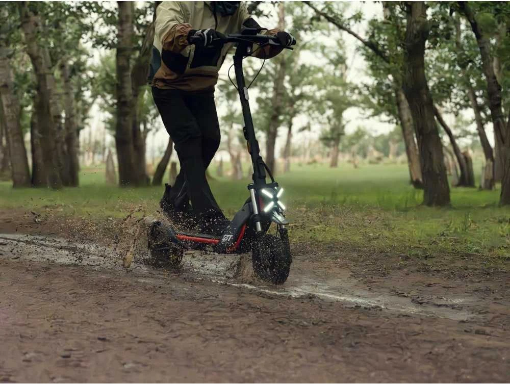 Elektrinis paspirtukas Segway Ninebot Kickscooter ZT3 Pro E | 1600 W | 25 km/h | 11" ratai | Juodas