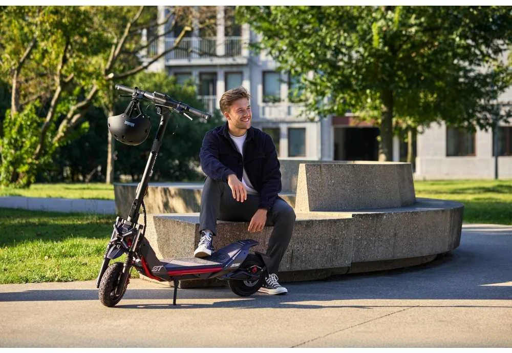 Elektrinis paspirtukas Segway Ninebot Kickscooter ZT3 Pro E | 1600 W | 25 km/h | 11" ratai | Juodas