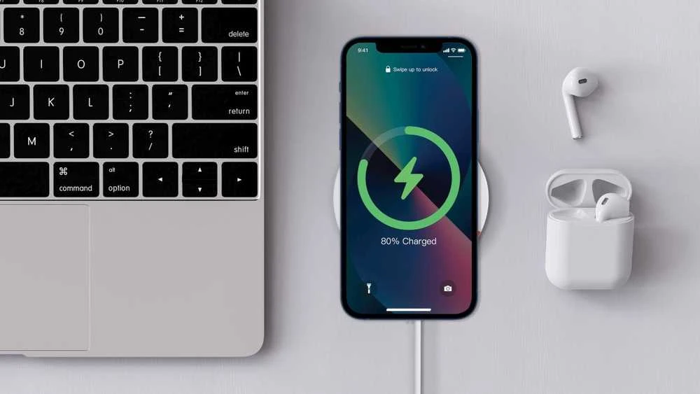 SKROSS MagSafe belaidis įkroviklis su kraunamu telefonu