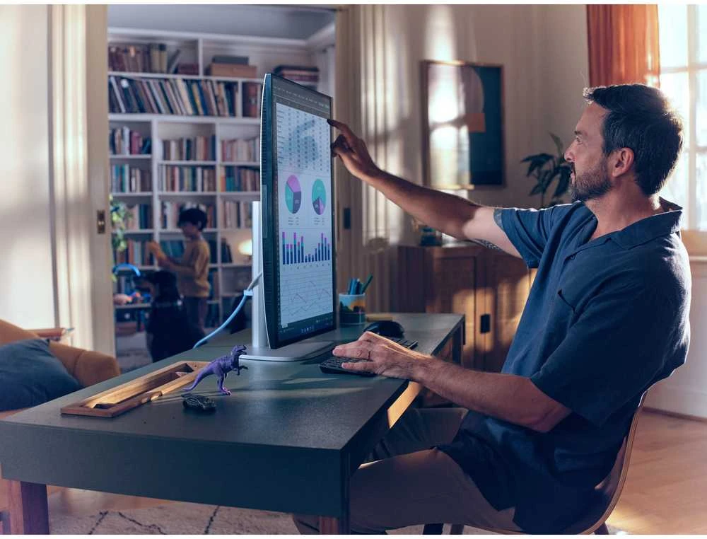 Hewlett Packard (HP) HP AiO EliteStudio 8 G1i 27" U7 265, 1x32GB DDR5, 1TGB, WiFi7+BT, su mikrofonu, 280W plokšt., DP+HDMI+TB4(PD100W), Win11Pro