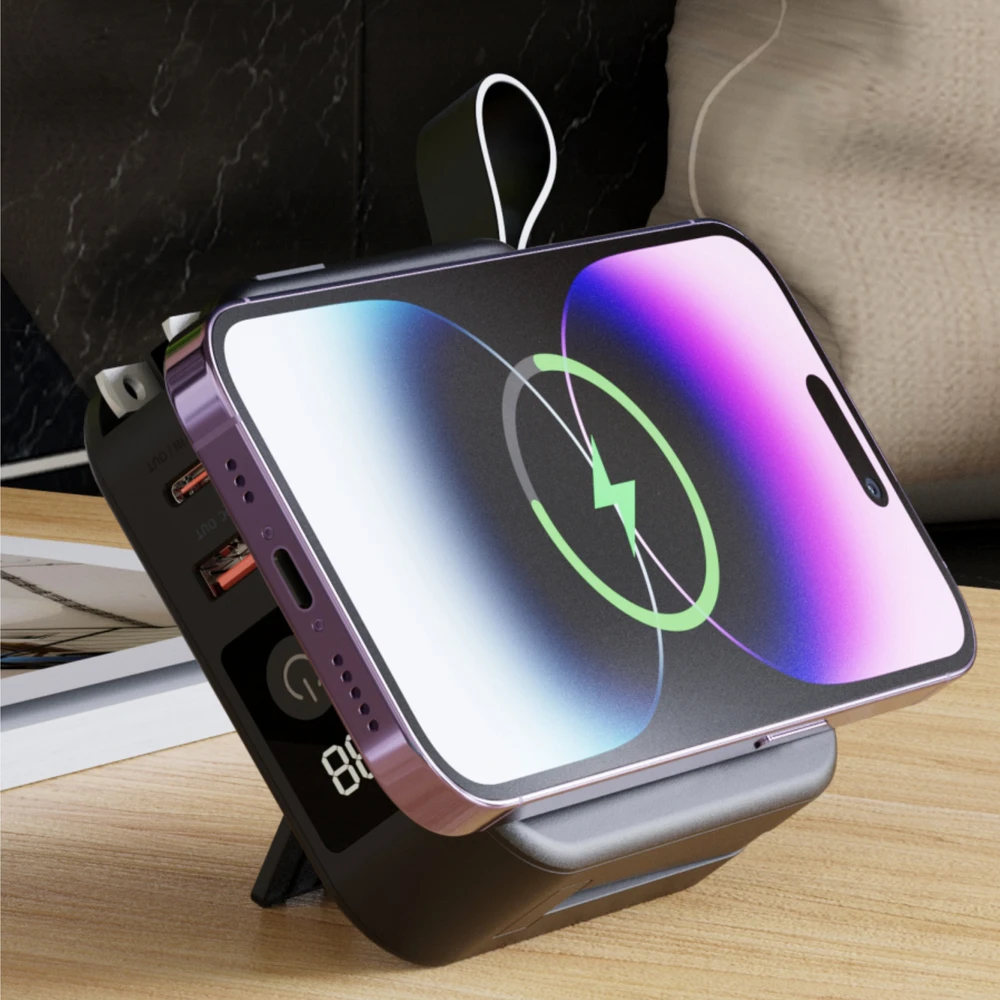 „Swissten“ išorinė baterija „ALL-IN-ONE PRO“ su keičiamais kištukais (JAV / ES / JK), 20 W, 10000 mAh