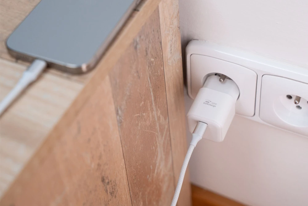 SWISSTEN GaN USB-C 20W maitinimo adapteris baltas