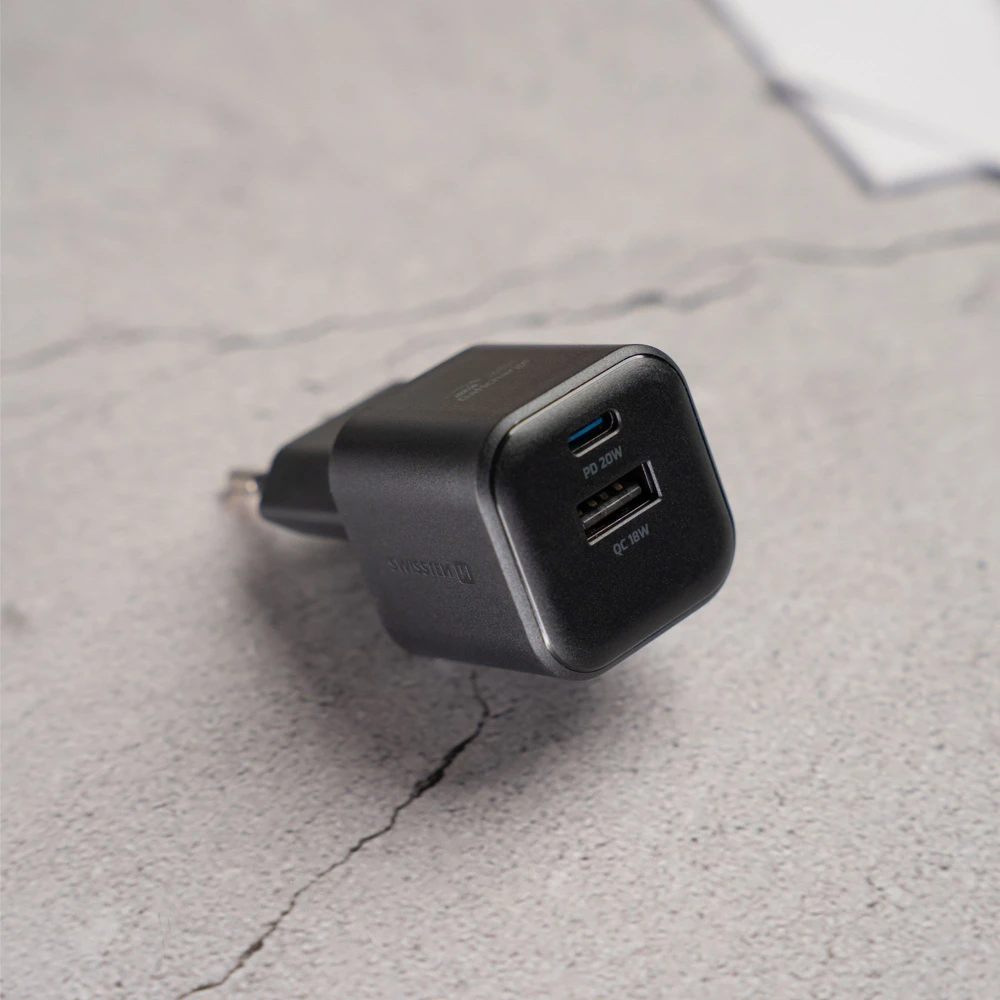 Swissten kelioninis įkroviklis GaN USB-C 20W PD / USB-A 18W QC