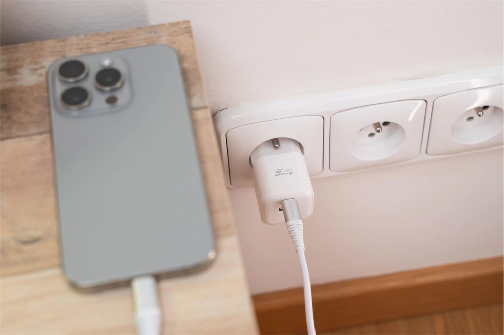 Swissten kelioninis įkroviklis GaN USB-C 20W PD / USB-A 18W QC