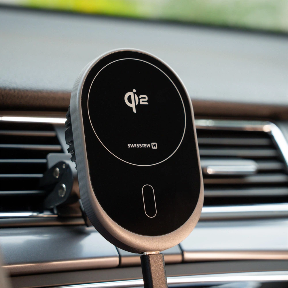 „Swissten“ magnetinis automobilinis laikiklis „MagRide“ su belaidžiu įkrovikliu „Qi2 15W“ (suderinamas su „MagSafe“)