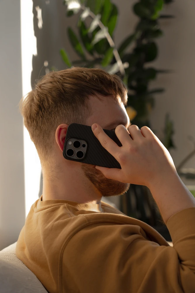 Dėklas SWISSTEN MagCarbon pouzdro pro Apple iPhone 15 juoda