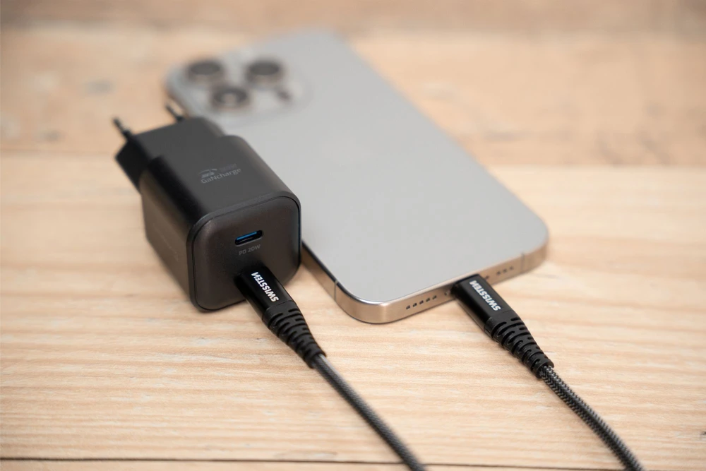 Swissten GaN PD 2x USB-C kelioninis įkroviklis 20W