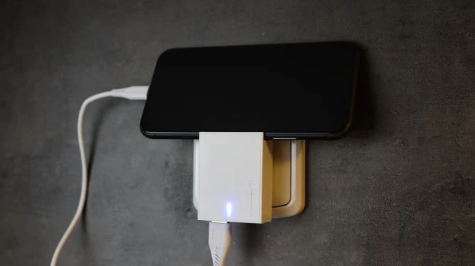 Swissten įkroviklis 2x USB-A 3 A (22047000)