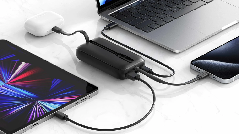 „Swissten Voltbox“ 35 W išorinė baterija, 10000 mAh, su integruotais USB-C ir „Lightning“ laidais