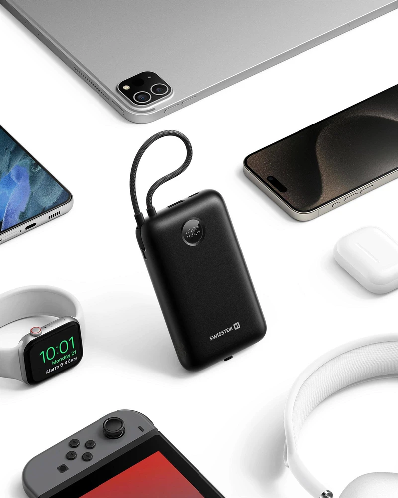„Swissten Voltbox“ 35 W išorinė baterija (30000 mAh) su integruotais USB-C ir „Lightning“ laidais