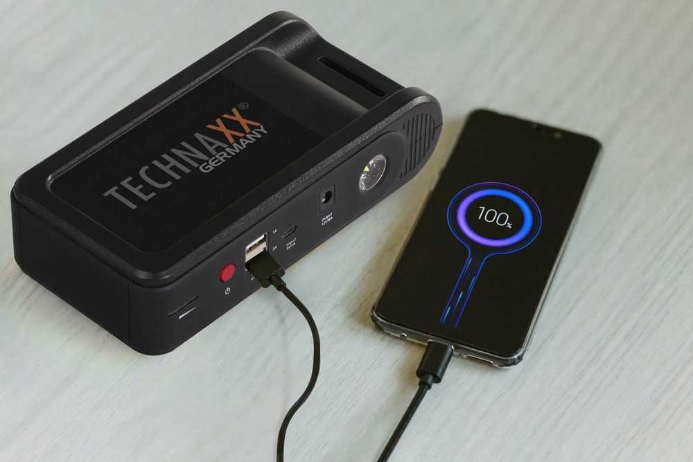 Technaxx Jump Starter, Powerbank 3-v-1, 10000mAh Juodas ( TX-218)
