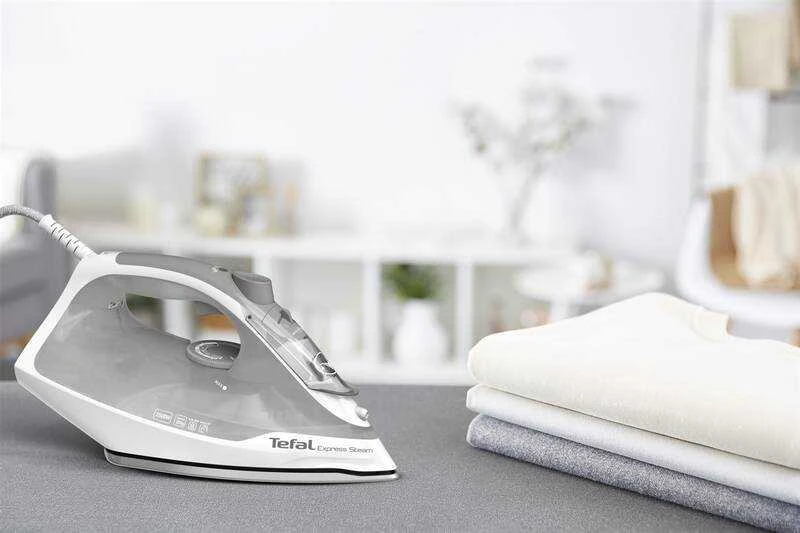TEFAL Express Garų lygintuvas | FV2863E1 | Garų lygintuvas | 2500 W | Vanduo tank capacity 270 ml | Continuous steam 30 g/min | Steam boost performance 200 g/min