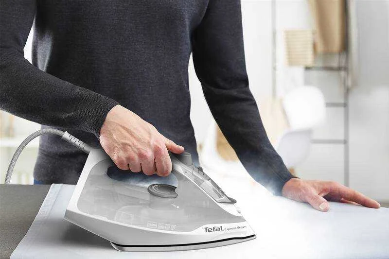 TEFAL Express Garų lygintuvas | FV2863E1 | Garų lygintuvas | 2500 W | Vanduo tank capacity 270 ml | Continuous steam 30 g/min | Steam boost performance 200 g/min