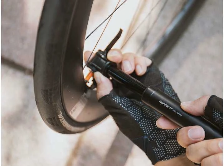 Pompe Topeak Roadie TT - Juoda - Aliuminis - 19,5x3,3x2,35cm - Kelių dviratis