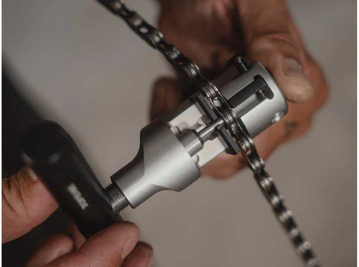 „TOPEAK“ įrankių „CHAINMASTER“ KOMANDOS LEIDIMAS