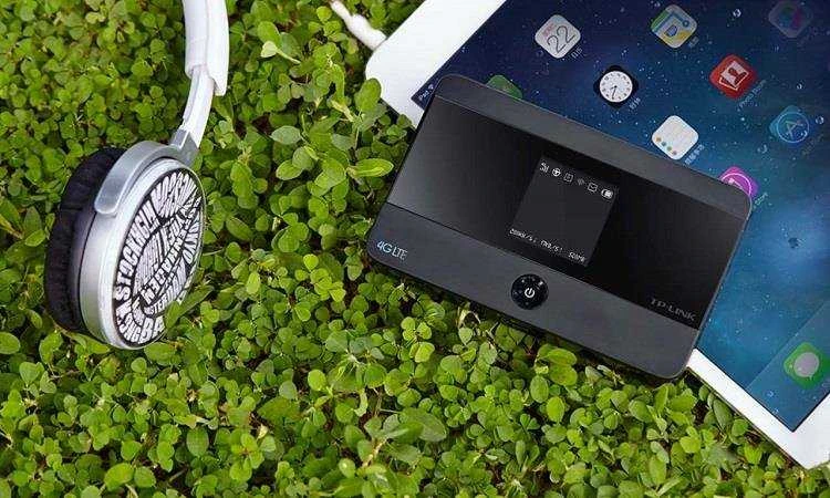Modemas TP-LINK mobilusis 4G LTE WLAN Maršrutizatorius su integr.4G modemu, SIM kortelės lizdas, 1,4 colio TFT Ekranas, 2550 mAH Akku, Micro SD kortelės lizdas