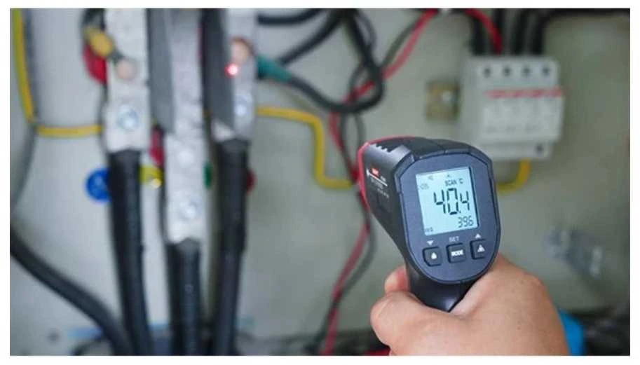 IR spindulių termometras UT306C /UNI-T/