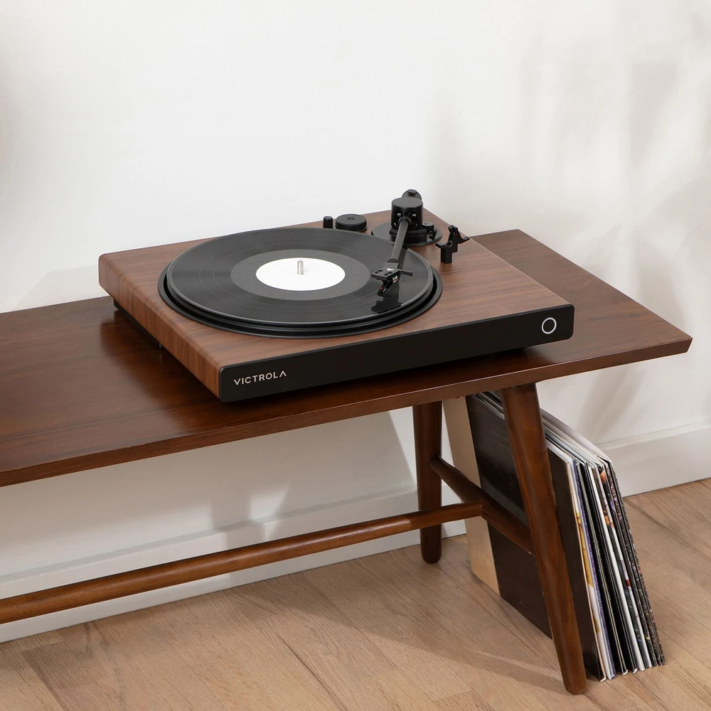 „Victrola VPT-1520-WLN-INT“ bangų patefonas, rudas